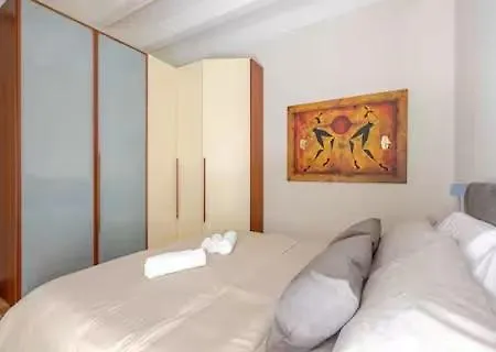53 Campofiore Apartment *